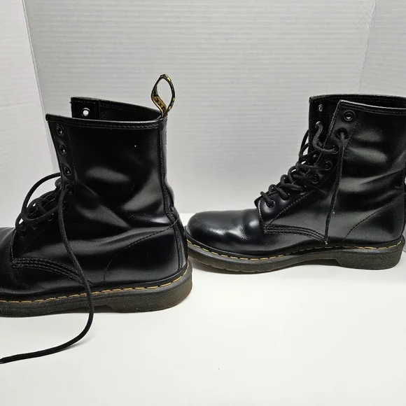 Womens Dr. Martens boots, size 11 - Picture 3 of 9